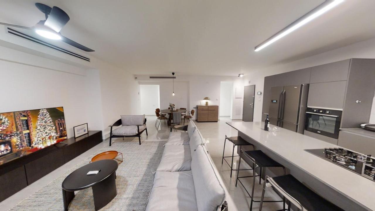 Luxury 3&4 Bedroom New Apartments - Close To The Beach & Bahai Gardens ハイファ エクステリア 写真