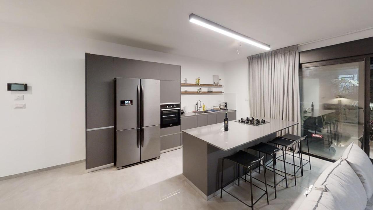 Luxury 3&4 Bedroom New Apartments - Close To The Beach & Bahai Gardens ハイファ エクステリア 写真
