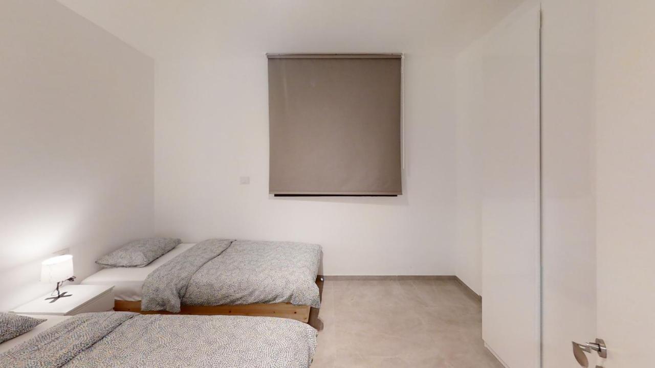 Luxury 3&4 Bedroom New Apartments - Close To The Beach & Bahai Gardens ハイファ エクステリア 写真