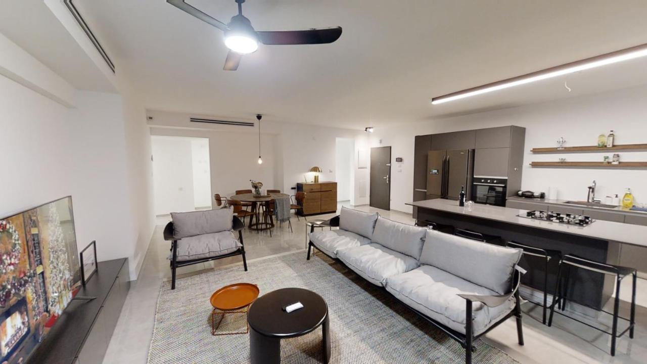 Luxury 3&4 Bedroom New Apartments - Close To The Beach & Bahai Gardens ハイファ エクステリア 写真