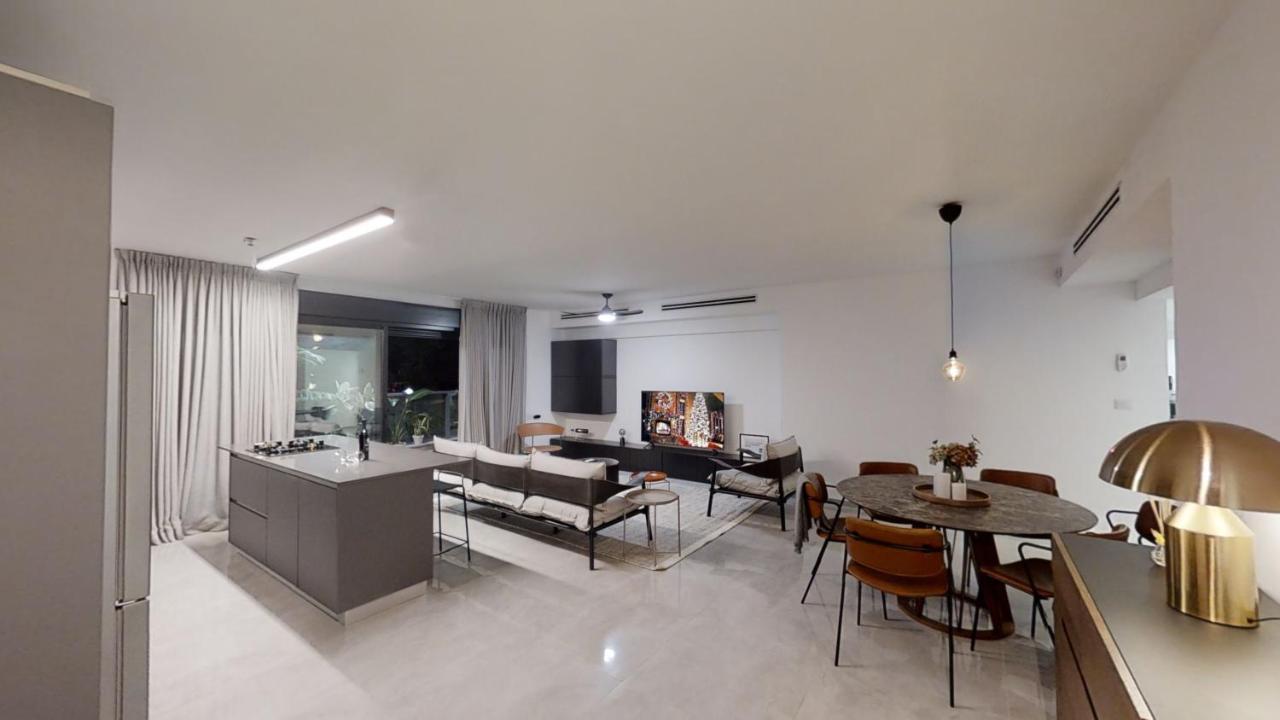 Luxury 3&4 Bedroom New Apartments - Close To The Beach & Bahai Gardens ハイファ エクステリア 写真