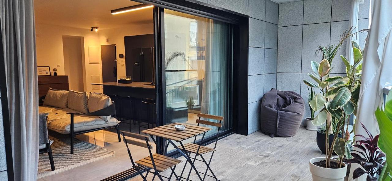 Luxury 3&4 Bedroom New Apartments - Close To The Beach & Bahai Gardens ハイファ エクステリア 写真